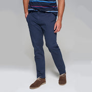Fortmens model wearing a Redpoint Chino Odessa Chino in Navy, front view hand in pocket